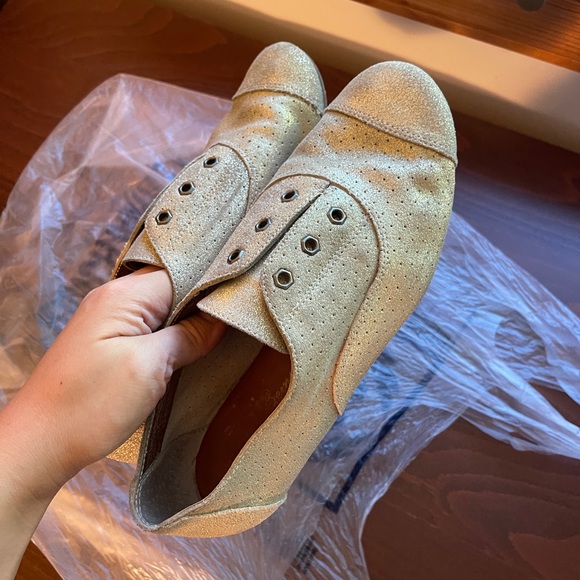 Matt Bernson Shimmery Gold Oxfords US6 - Picture 7 of 7